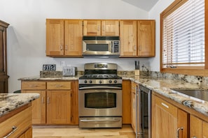 Condo, 2 Bedrooms | Private kitchen