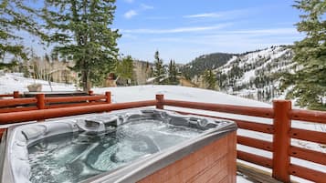 Bañera de hidromasaje exterior