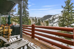 Condo, 2 Bedrooms | Property grounds