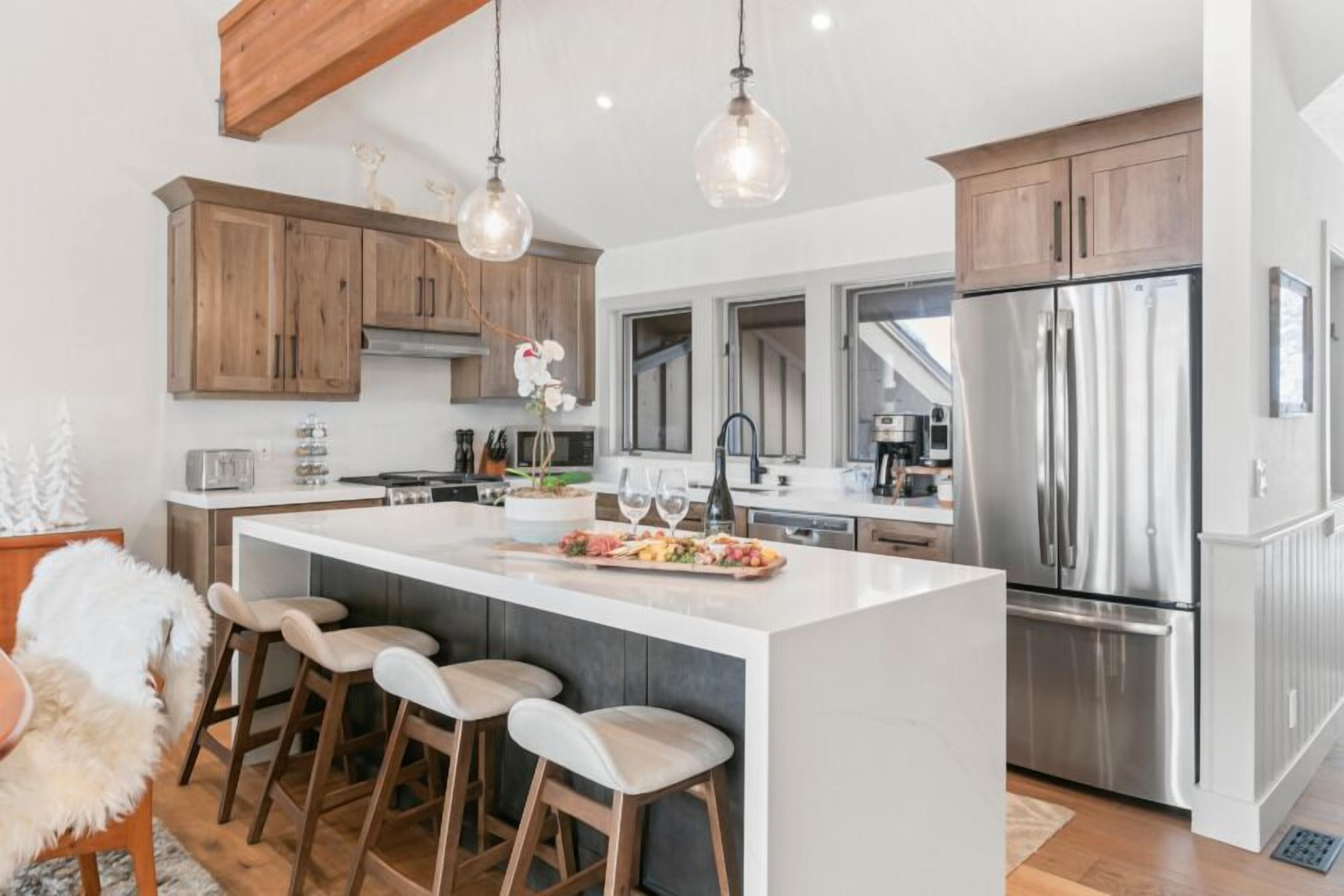 Condo, 2 Bedrooms | Private kitchen | Fridge, oven, coffee/tea maker, toaster