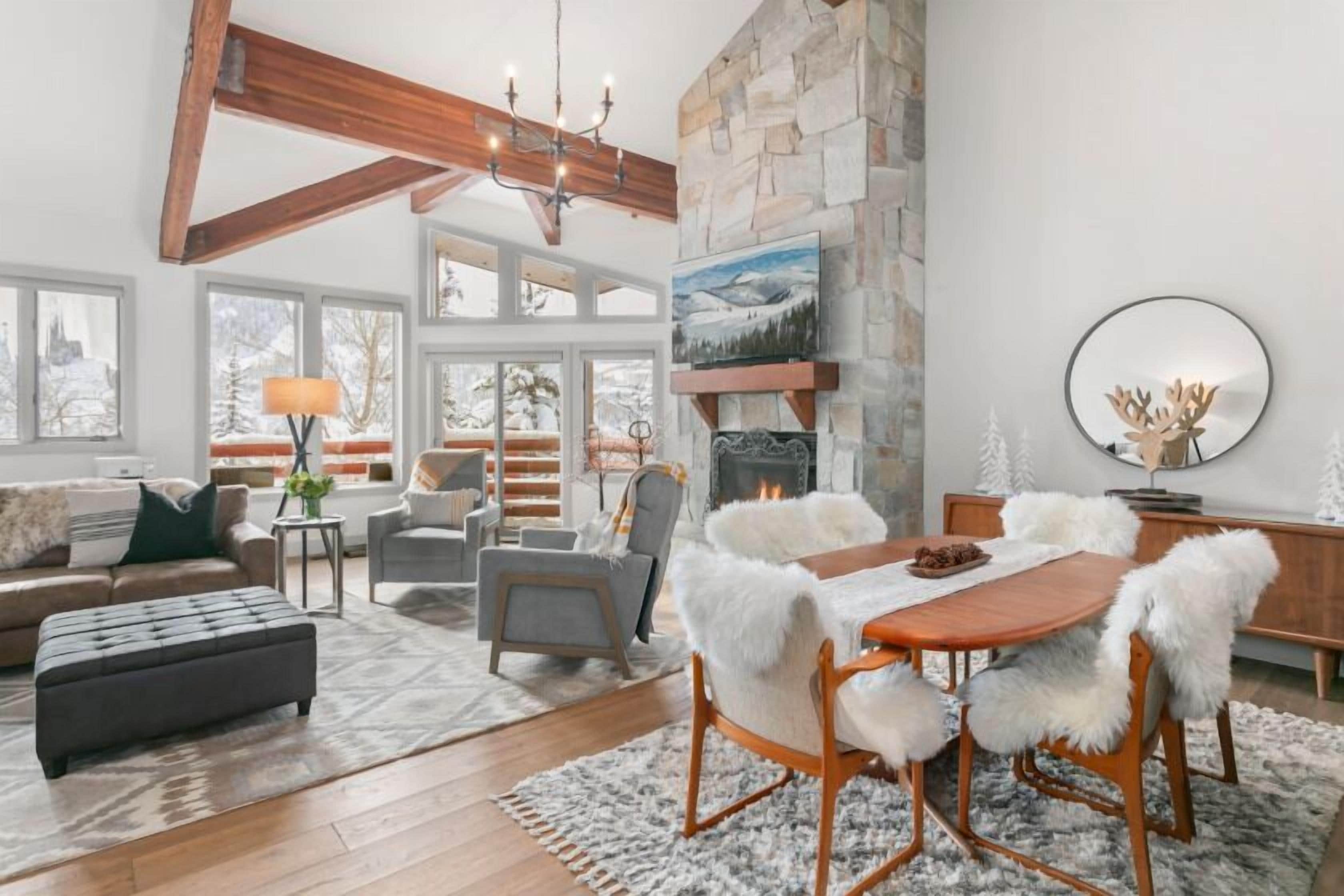 Condo, 2 Bedrooms | Living area | Smart TV