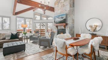 Condo, 2 Bedrooms | Living area | Smart TV