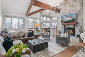 Condo, 2 Bedrooms | Living area