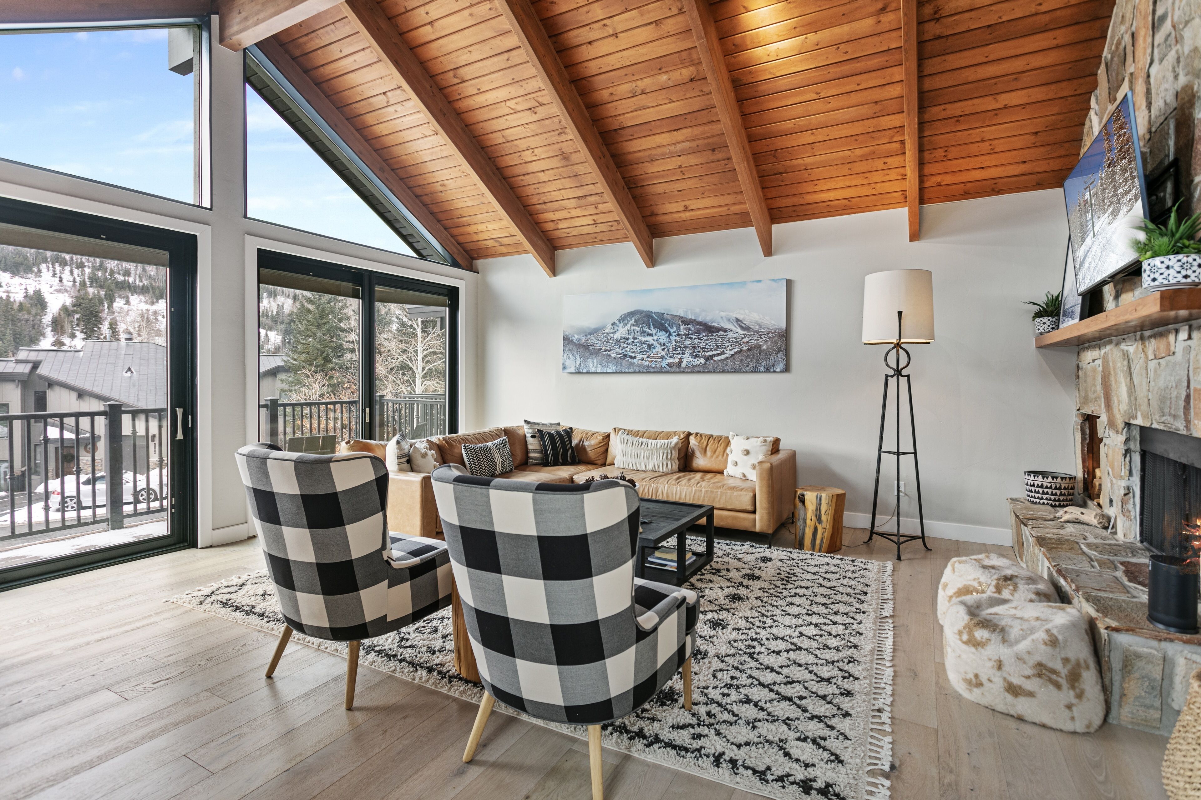 コンドミニアム 4 ベッドルーム | リビング エリア | スマートテレビ