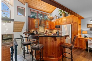 Condo, 3 Bedrooms | Dining - 107 - Three Bedroom with Spa Ridgepoint 3 Condo (Park City)