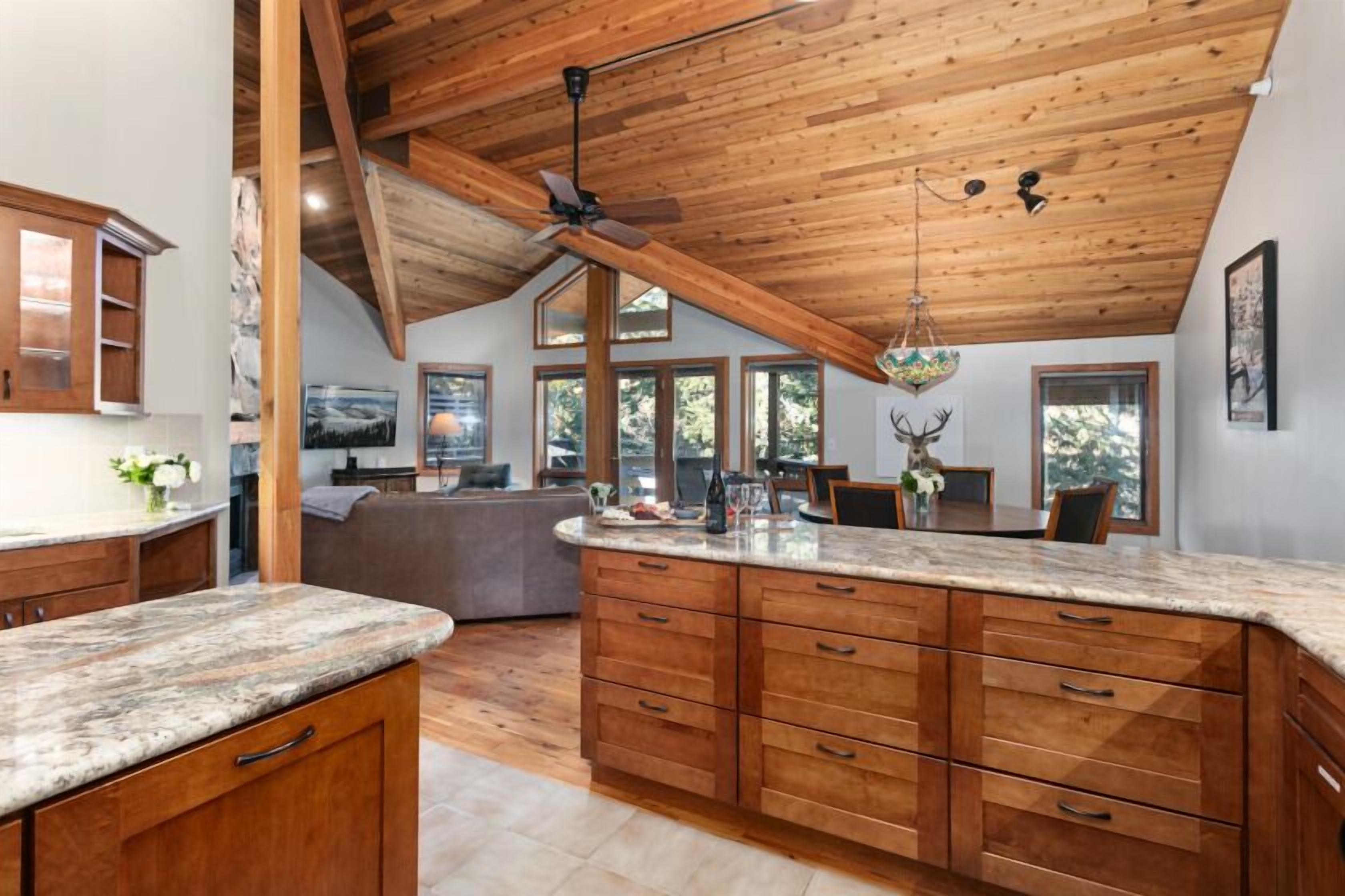 Condo, 3 Bedrooms | Dining