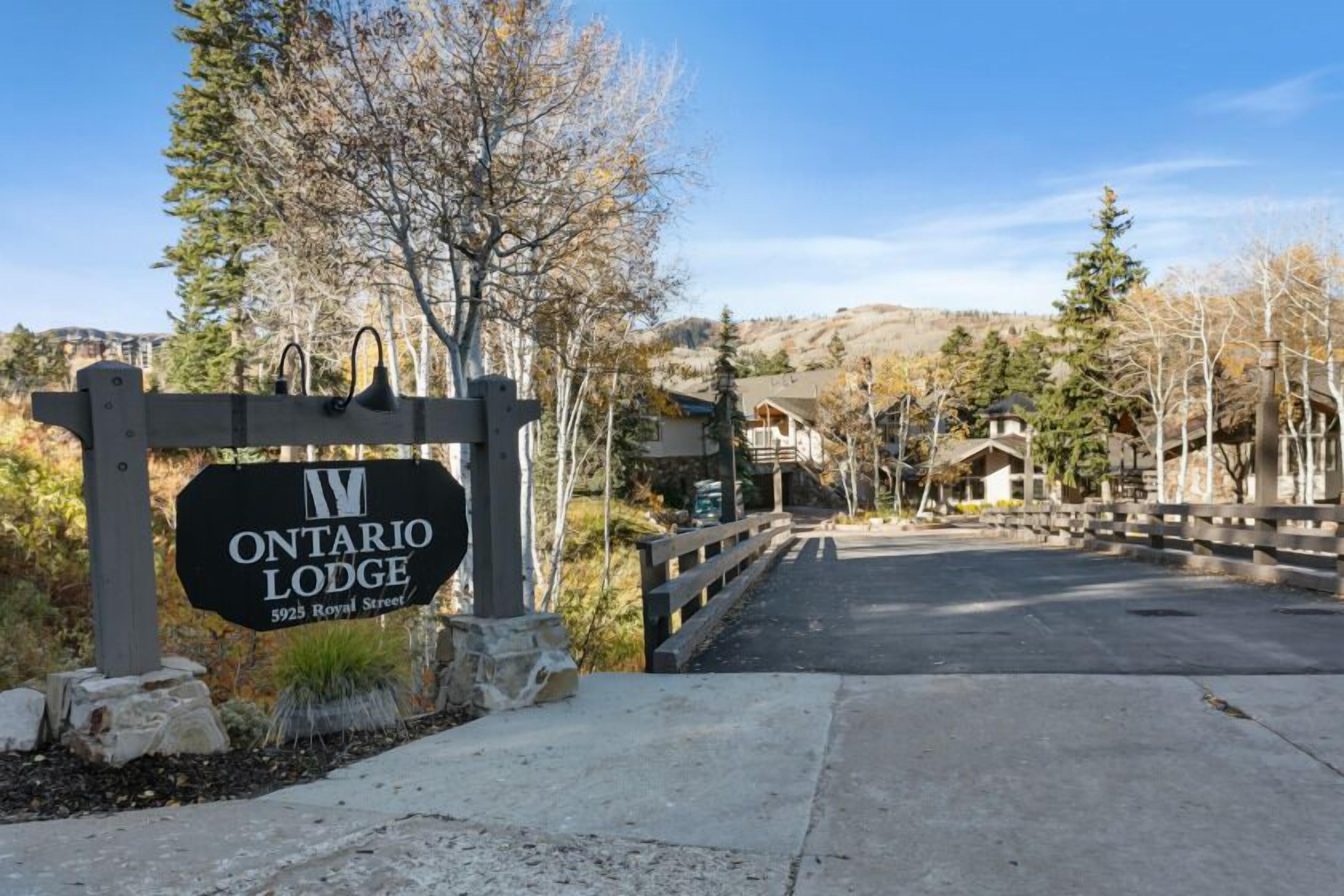 Condo, 3 Bedrooms | Property grounds