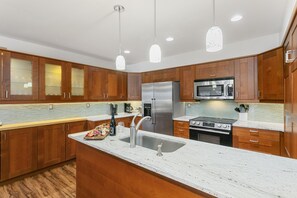 コンドミニアム 3 ベッドルーム | 専用キッチン | 冷蔵庫、オーブン、コーヒー / ティーメーカー、トースター