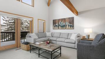 Condo, 3 Bedrooms | Living area | Smart TV