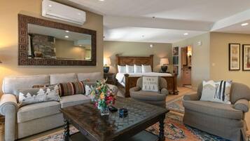 Studio | Living area | Smart TV