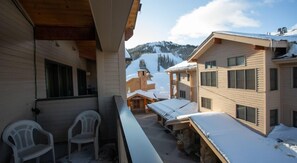 إستديو | المنطقة المحيطة بالمنشأة