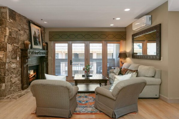 Studio | Living area | Smart TV