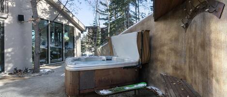 Rumah, 4 kamar tidur | Bathtub spa outdoor