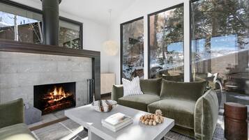 House, 4 Bedrooms | Interior