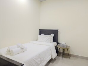 2 bedrooms, iron/ironing board, WiFi
