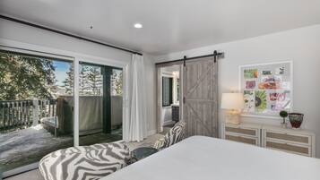 Condo, 3 Bedrooms | 3 bedrooms, iron/ironing board, free WiFi