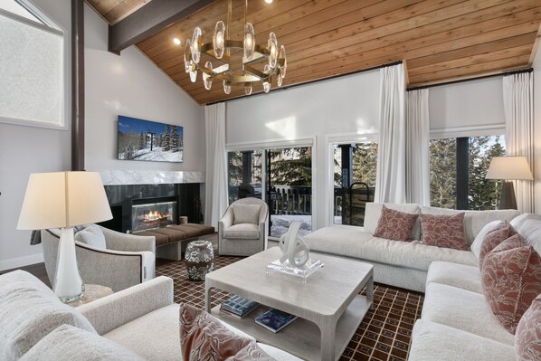 Condo, 3 Bedrooms | Living area | Smart TV