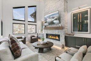 Condo, 3 Bedrooms | Living area | Smart TV