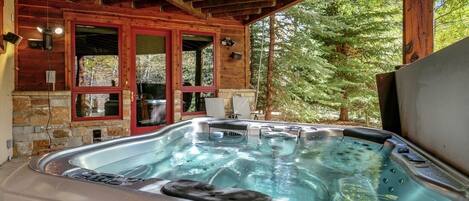 House, Multiple Bedrooms | Outdoor spa tub