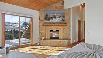 House, 5 Bedrooms | 5 bedrooms, iron/ironing board, free WiFi