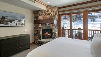 5 bedrooms, minibar, iron/ironing board, free WiFi