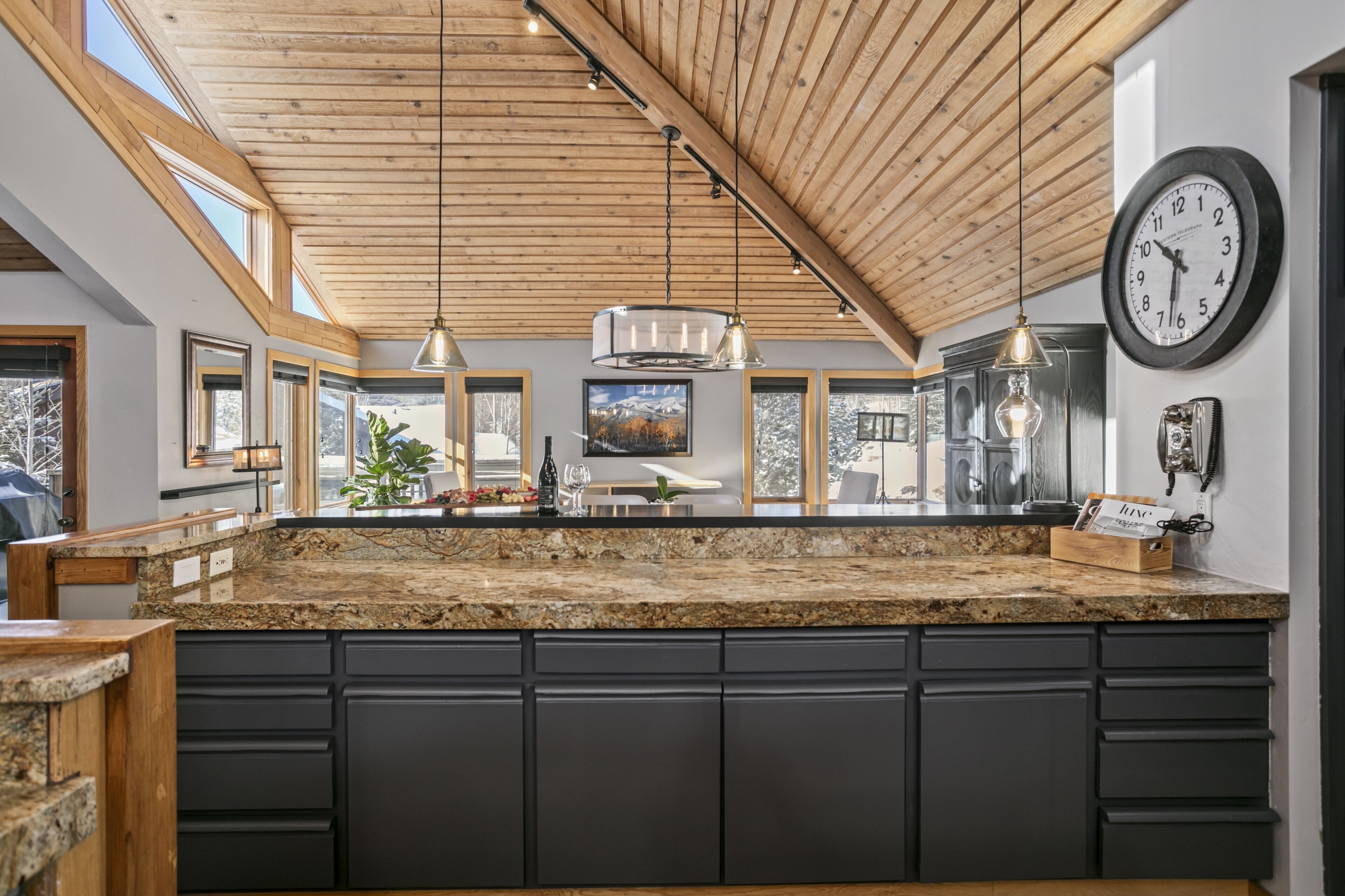 Bloc d'apartaments, 4 dormitoris | Vestíbul