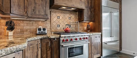 Condo, 5 chambres | Cuisine privée | Réfrigérateur, un four, cafetiÚre-théiÚre, grille-pain