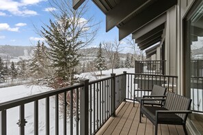 Condo, 5 Bedrooms | Property grounds