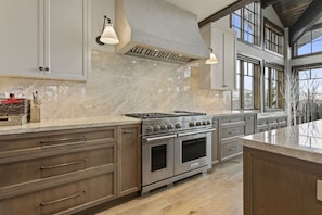 Appart'hôtel, 3 chambres | Cuisine privée