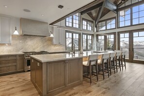 Condo, 3 Bedrooms | Private kitchen