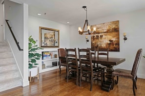 Condo, 3 Bedrooms | Dining