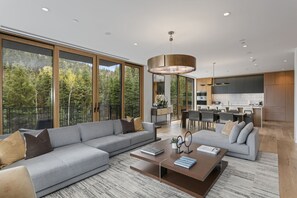 Condo, 3 Bedrooms | Living area | Smart TV