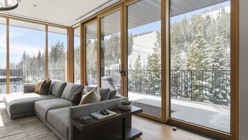 Condo, 3 Bedrooms | Living area | Smart TV
