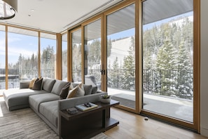 Condo, 3 Bedrooms | Living area