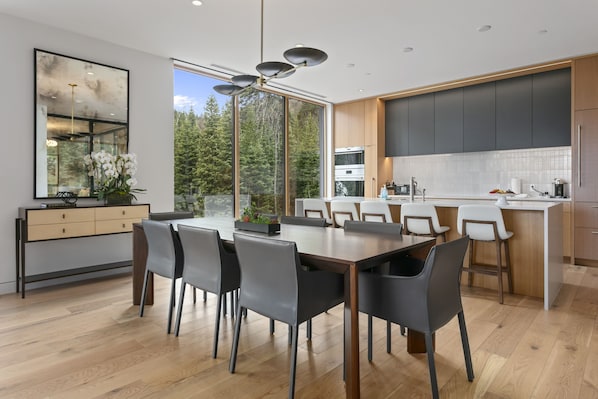 Condo, 3 Bedrooms | Dining