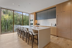 Condo, 3 Bedrooms | Private kitchen