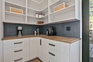 House, 4 Bedrooms | Interior
