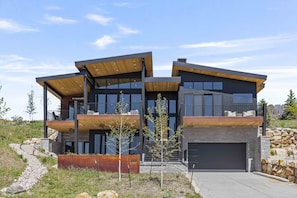 House, 4 Bedrooms | Exterior