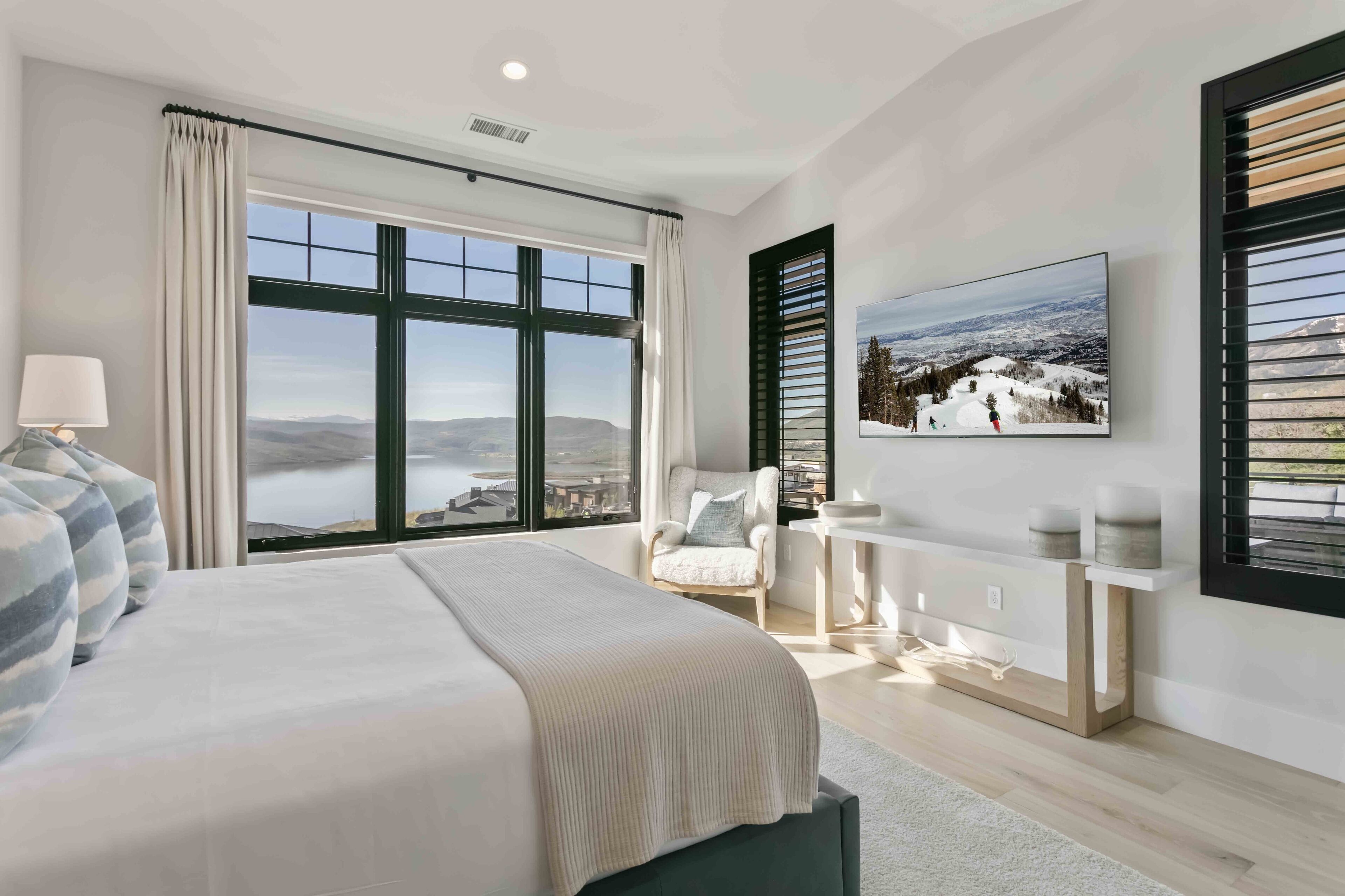 5 bedrooms, iron/ironing board, free WiFi