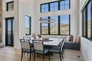 منزل - ٥ غرف نوم | تناول الطعام