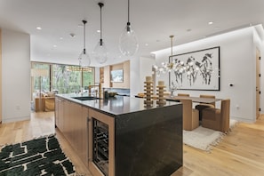 Condo, 3 Bedrooms | Interior