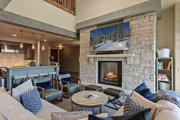 Condo, 3 Bedrooms | Interior