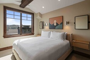 Condo, 3 Bedrooms | 3 bedrooms, laptop workspace, iron/ironing board, free WiFi