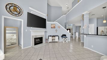House, 4 Bedrooms | Lobby