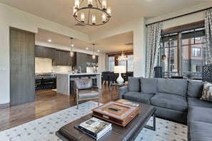 Condo, 4 Bedrooms | Living area