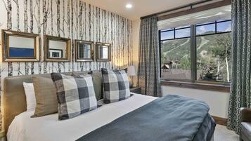 4 bedrooms, laptop workspace, iron/ironing board, free WiFi