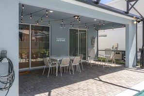 Outdoor dining - 3416lw-windsor Island Resort 5 Bedroom Home (Davenport)