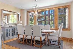 Apartment, 4 Schlafzimmer | Speisen