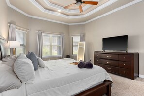 4 Schlafzimmer, Schreibtisch, Bügeleisen/Bügelbrett, Reisekinderbett
