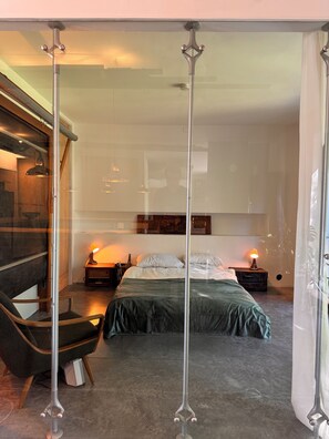 1 camera, Wi-Fi, lenzuola